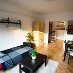 Huge 2 Bedroom Flat With Stunning View - Close To Sziget