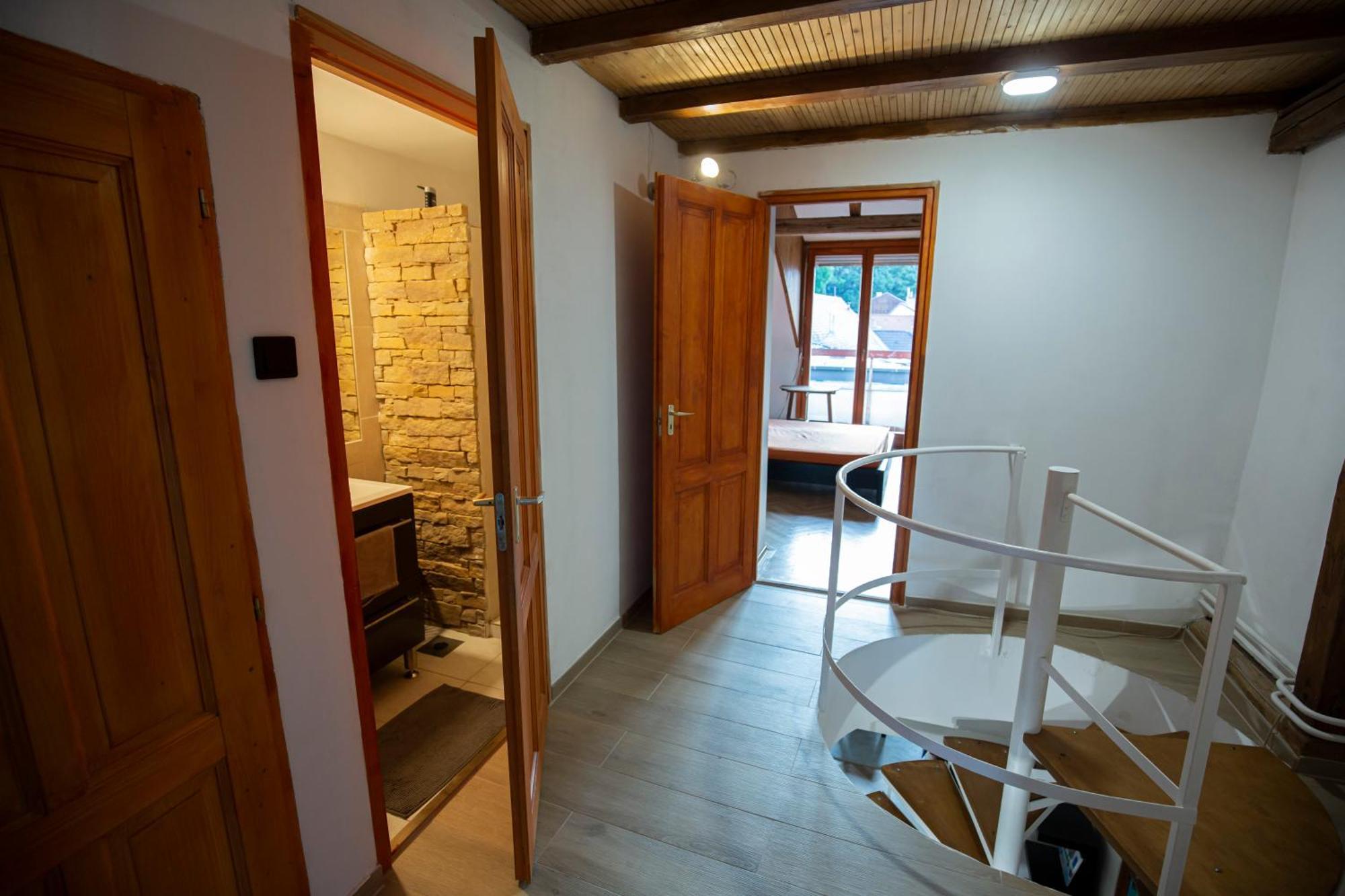 Huge 2 Bedroom Flat With Stunning View - Close To Sziget *